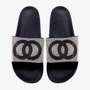SALE!! Rhinestone Circle Link Sandals-fits like size 8